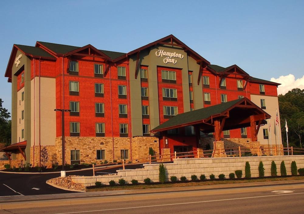 Hampton Inn Пиджен Фордж Екстериор снимка