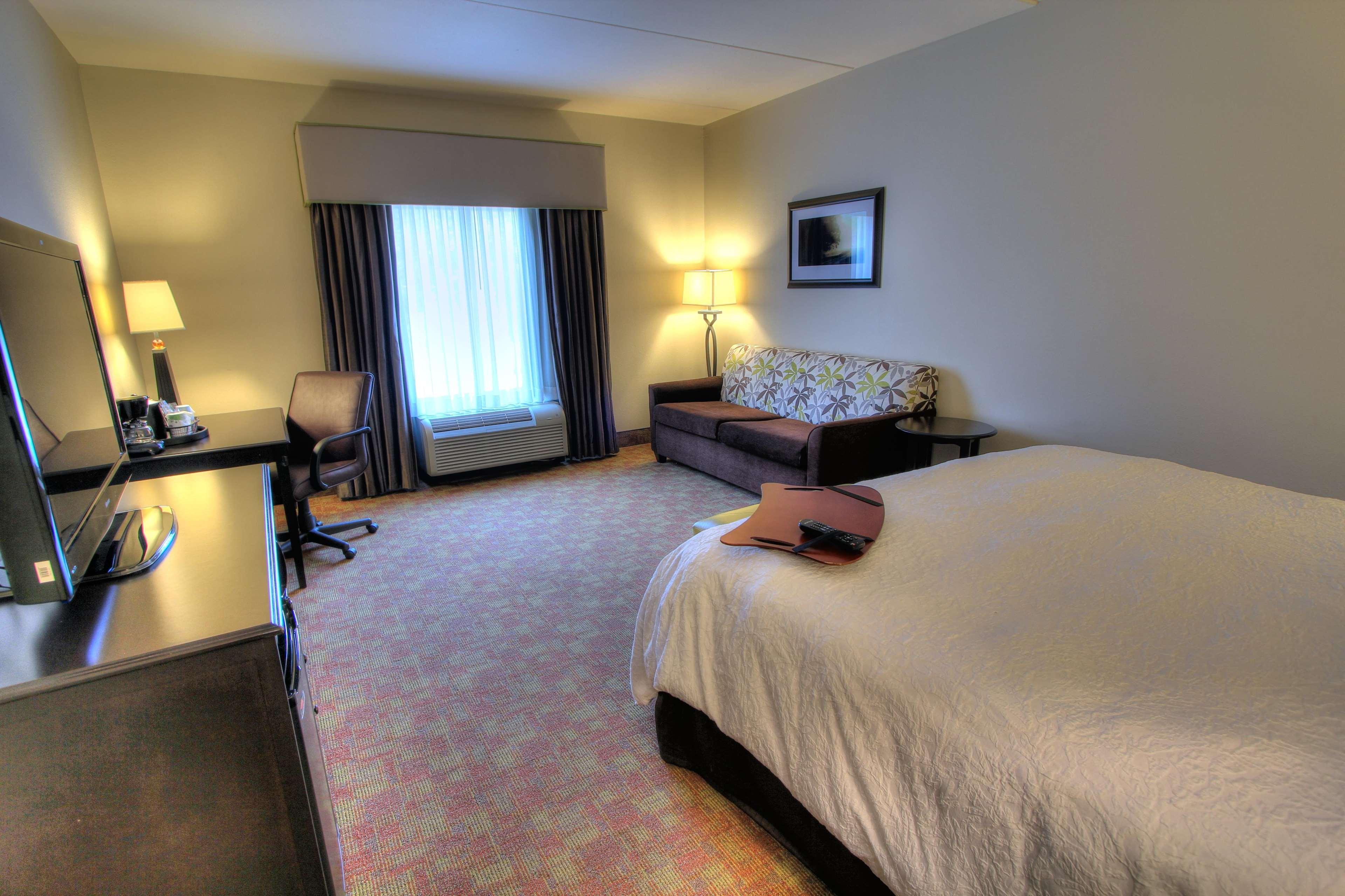 Hampton Inn Пиджен Фордж Екстериор снимка