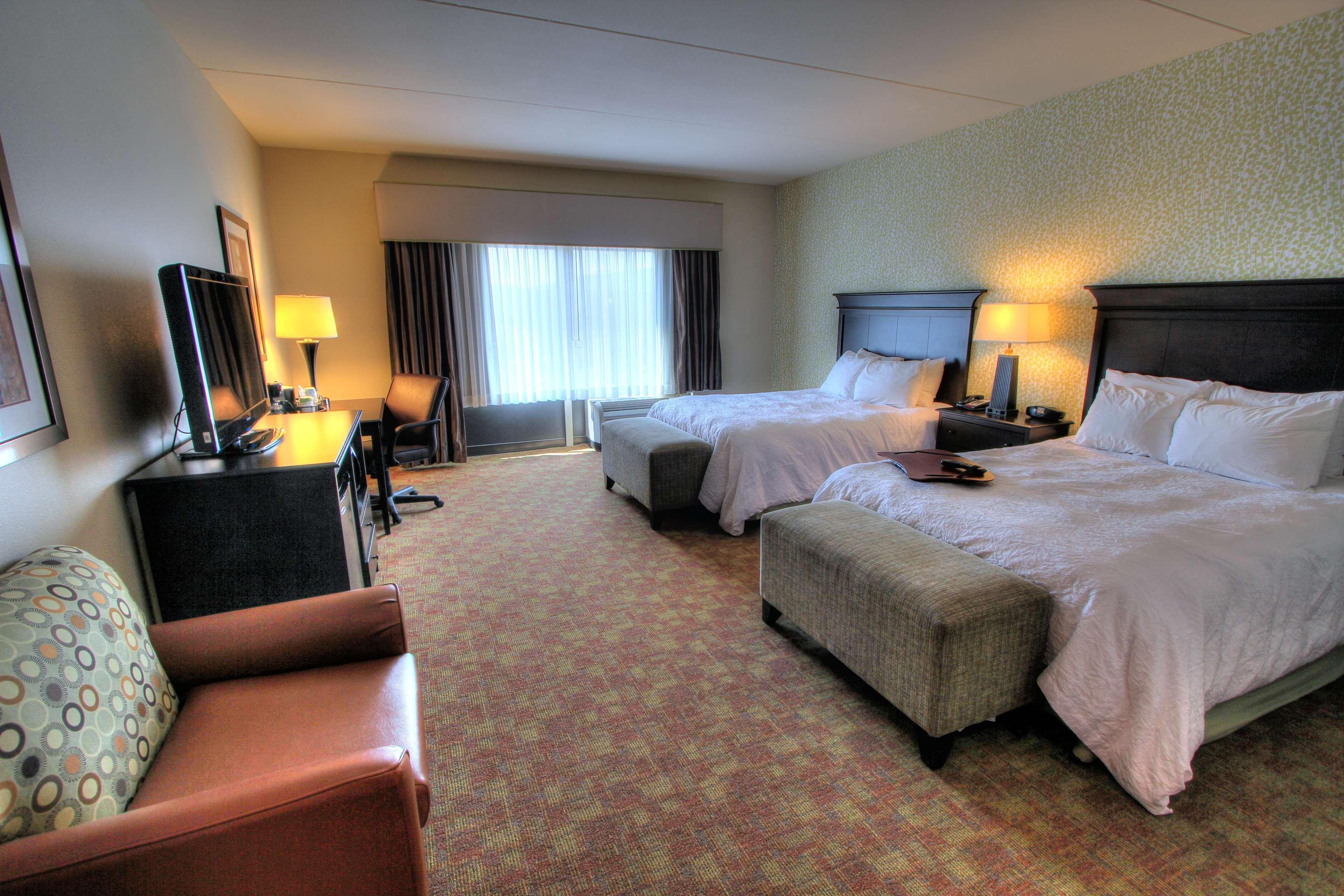 Hampton Inn Пиджен Фордж Екстериор снимка