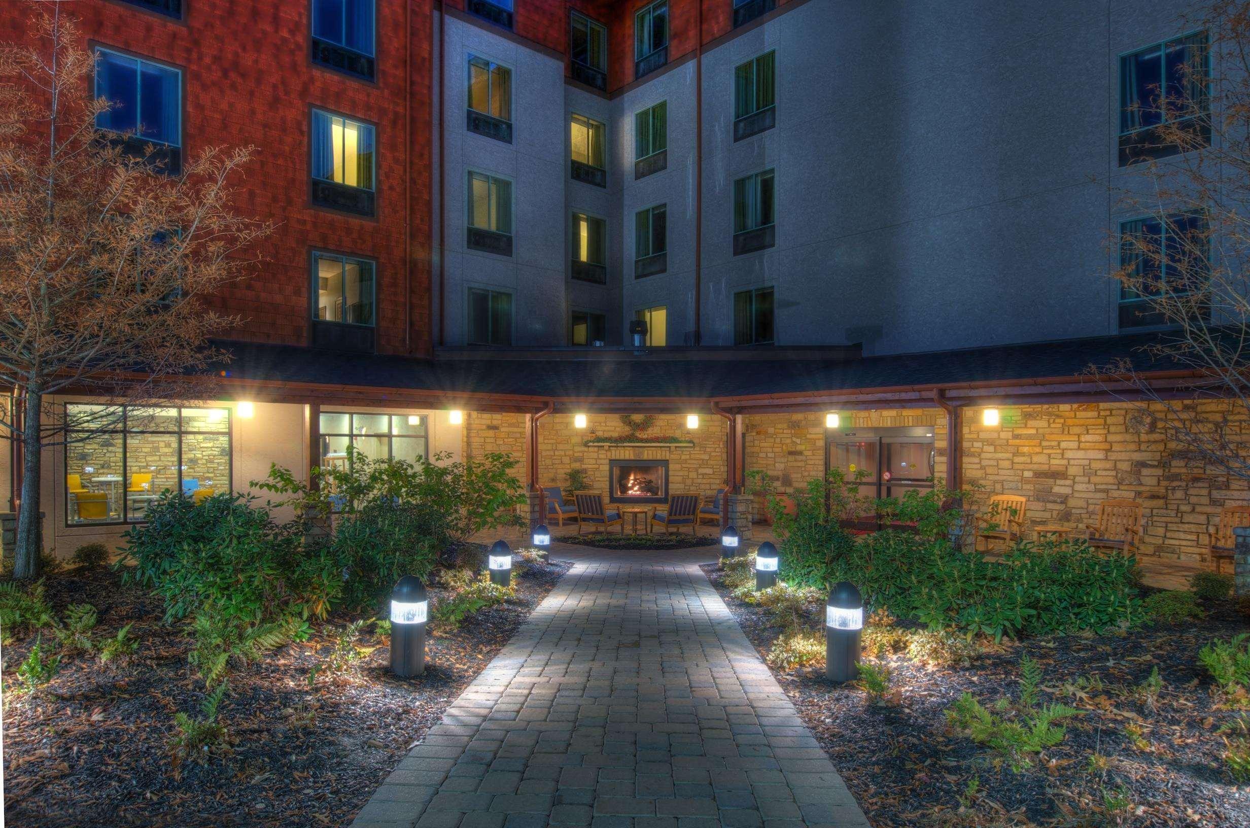 Hampton Inn Пиджен Фордж Екстериор снимка