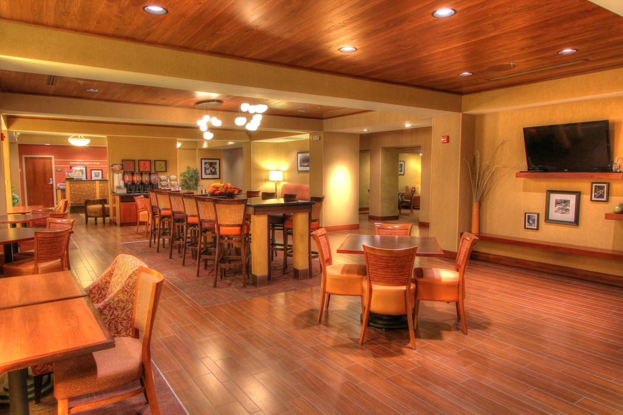 Hampton Inn Пиджен Фордж Екстериор снимка